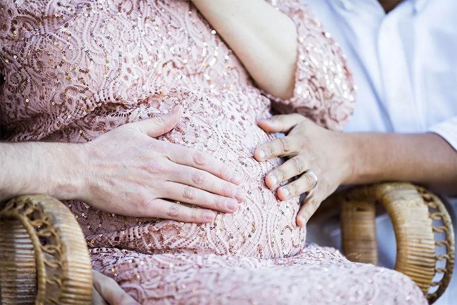 给别人生孩子！新西兰女子公开“代孕”体验，老公要签字同意……